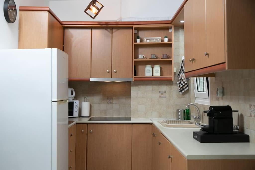 Aegina Town Apartment , With Private Parking Exterior photo